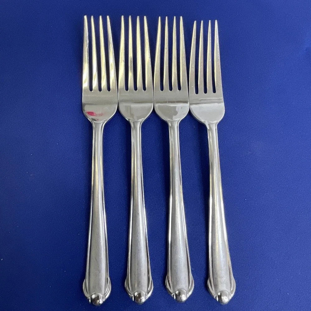 (4) Dinner Forks Mikasa CLASSICO Satin Stainless Flatware 18/0 Indonesia Silver‎